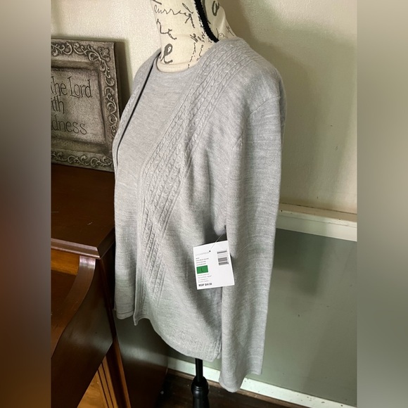 SAG HARBOR HEATHER GRAY CABLES GALORE SWEATER
NWT 44.00 - Picture 4 of 4